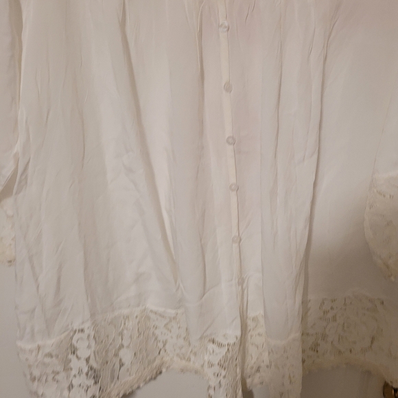 (XXL)  White Blouse With Lace - Picture 6 of 7